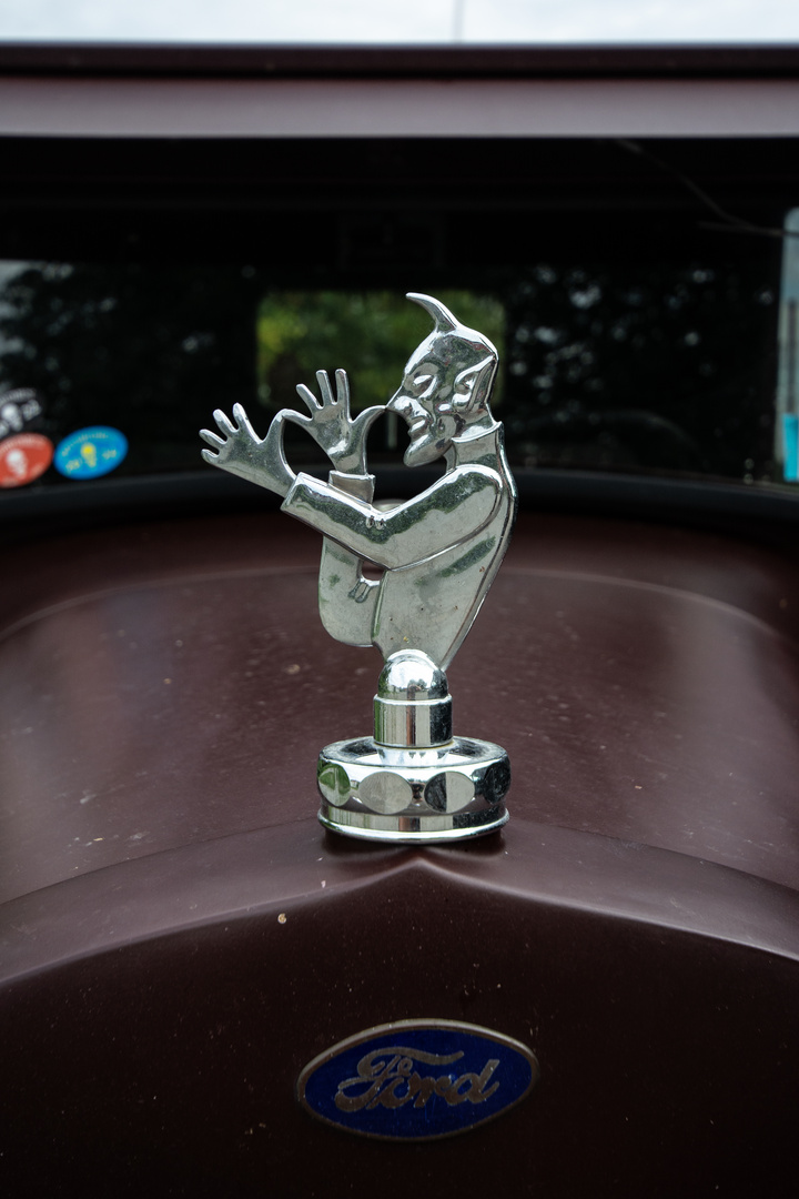 Die Ford Kühlerfigur :-))