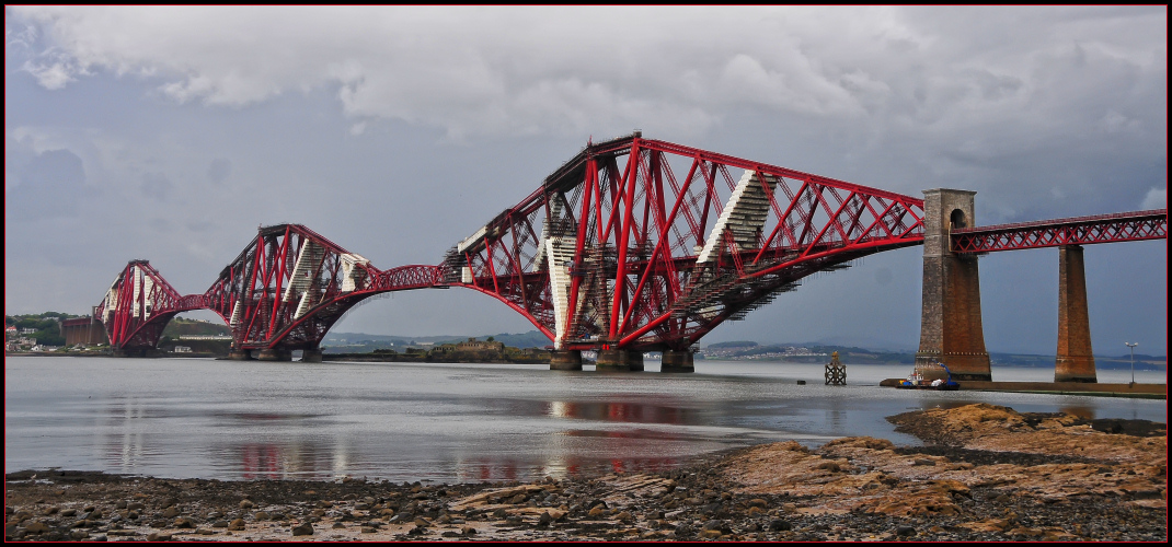 Die Forth Rail Bridge in Queensferry bei Edinburgh