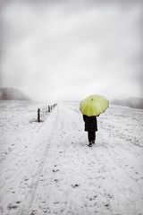 Die Frau mit dem Regenschirm (140).... Spaziergang im Schnee 