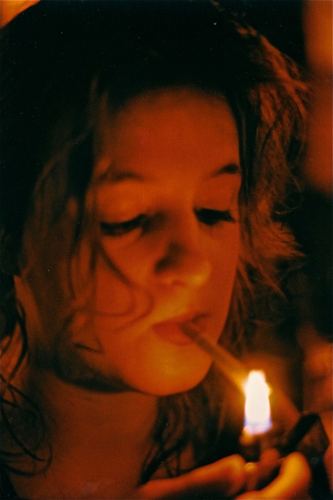 Die Frau mit der Zigarette.