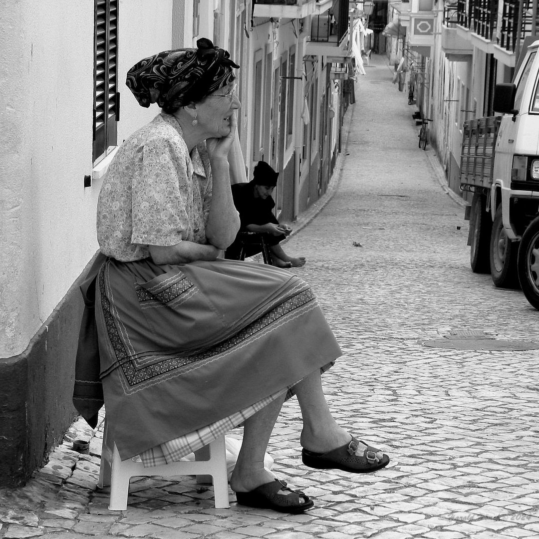 die Frauen von Nazare - Portugal..