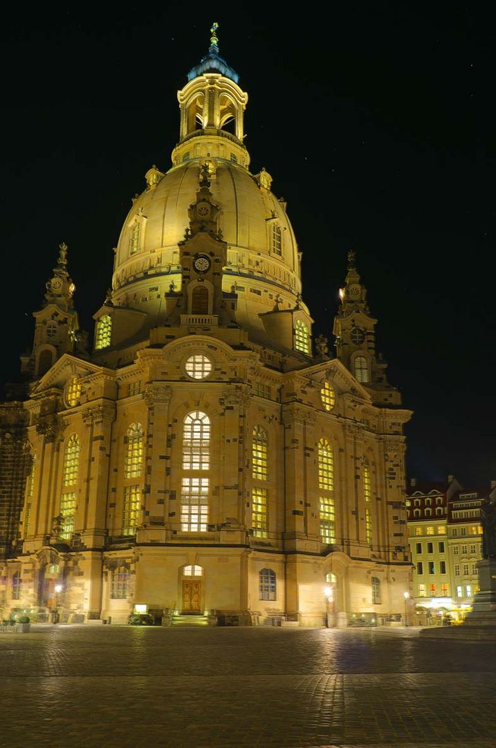 Die Frauenkirche bei Nacht