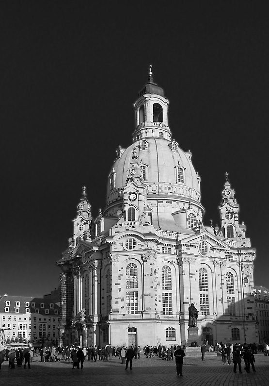 Die Frauenkirche in schwarz/weiß