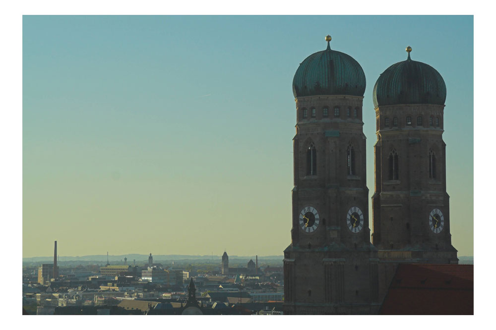 Die Frauenkirche um 10 vor 7