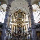 Die Frauenkirche und der Altar