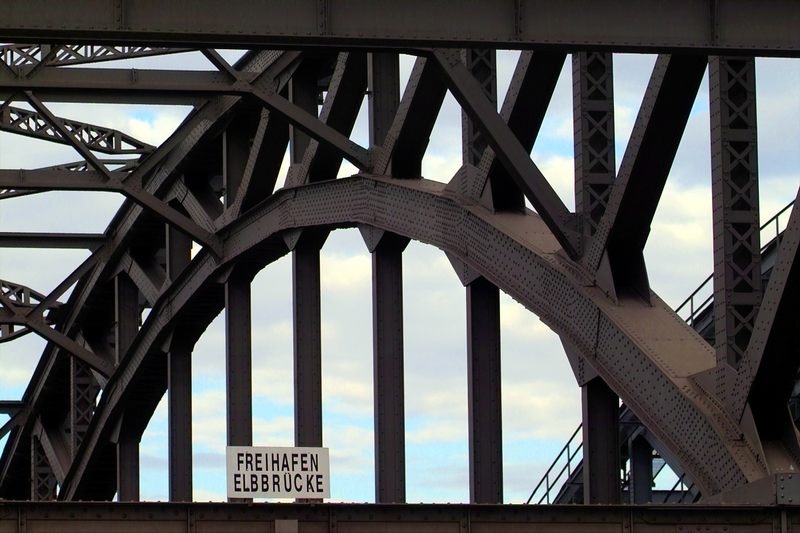 Die Freihafen Brücke stellt sich vor.