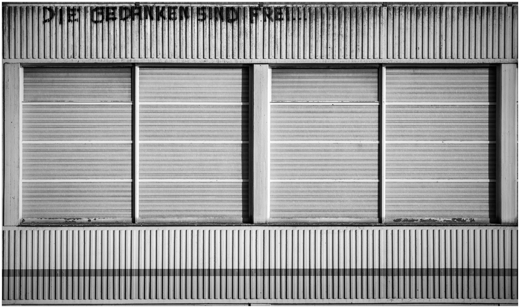 Die Freiheit Der Gedanken Foto Bild Berlin Duplex Architektur Bilder Auf Fotocommunity