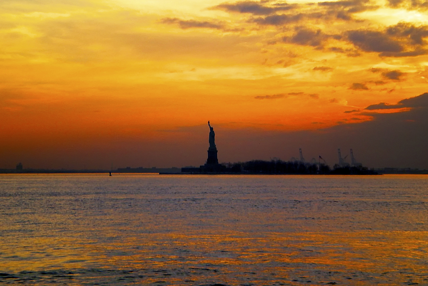 Die Freiheit grüßt von Liberty-Island