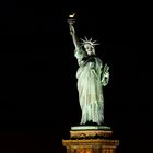 Die Freiheitsstatue auf Liberty Island im New Yorker Hafen