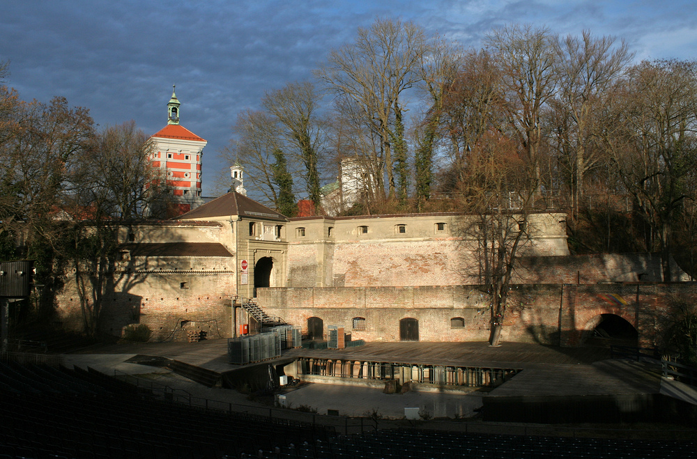 Die Freilichtbühne und das Rote Tor