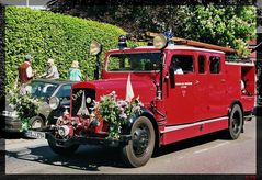 Die freiwillige Feuerwehr von Jork, mit Oma.......