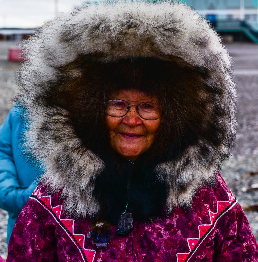 Die freundliche Großmutter von Ulukhaktok.       .DSC_2608