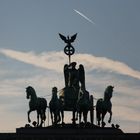 Die Friedensgöttin Eirene blickt nach Osten.