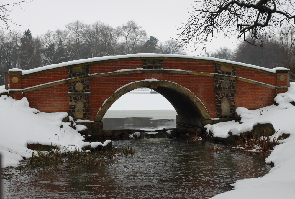 Die "Friederikenbrücke" am Wörlitzer Park