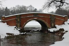 Die "Friederikenbrücke" am Wörlitzer Park