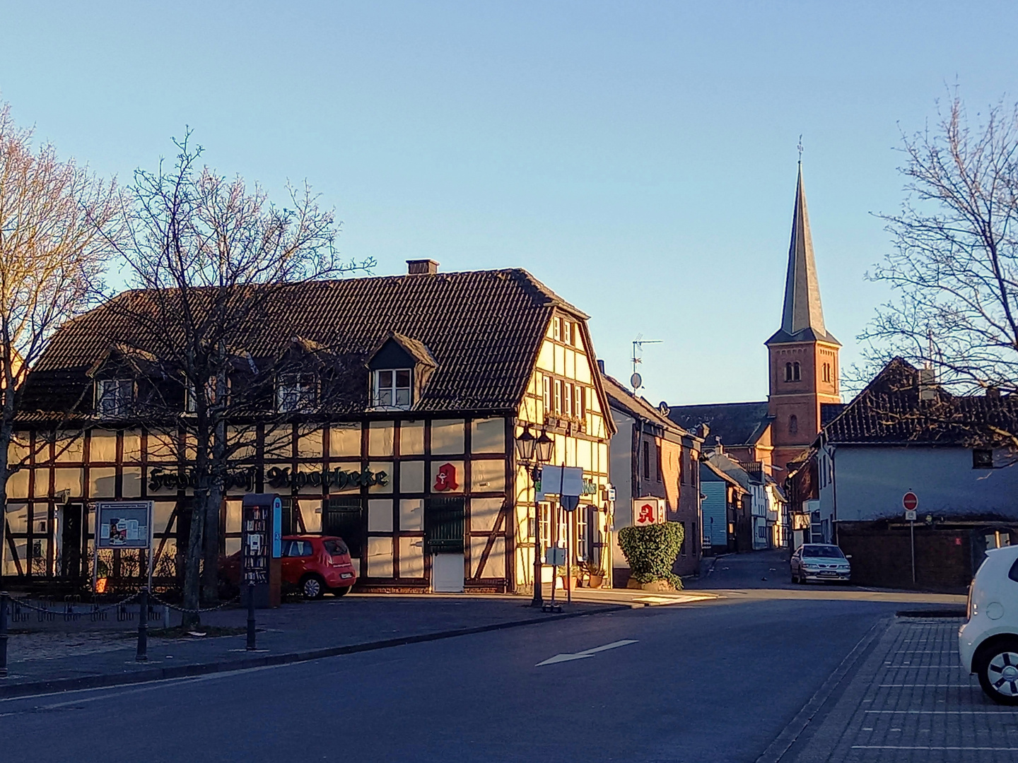 die Fronhof-Apotheke