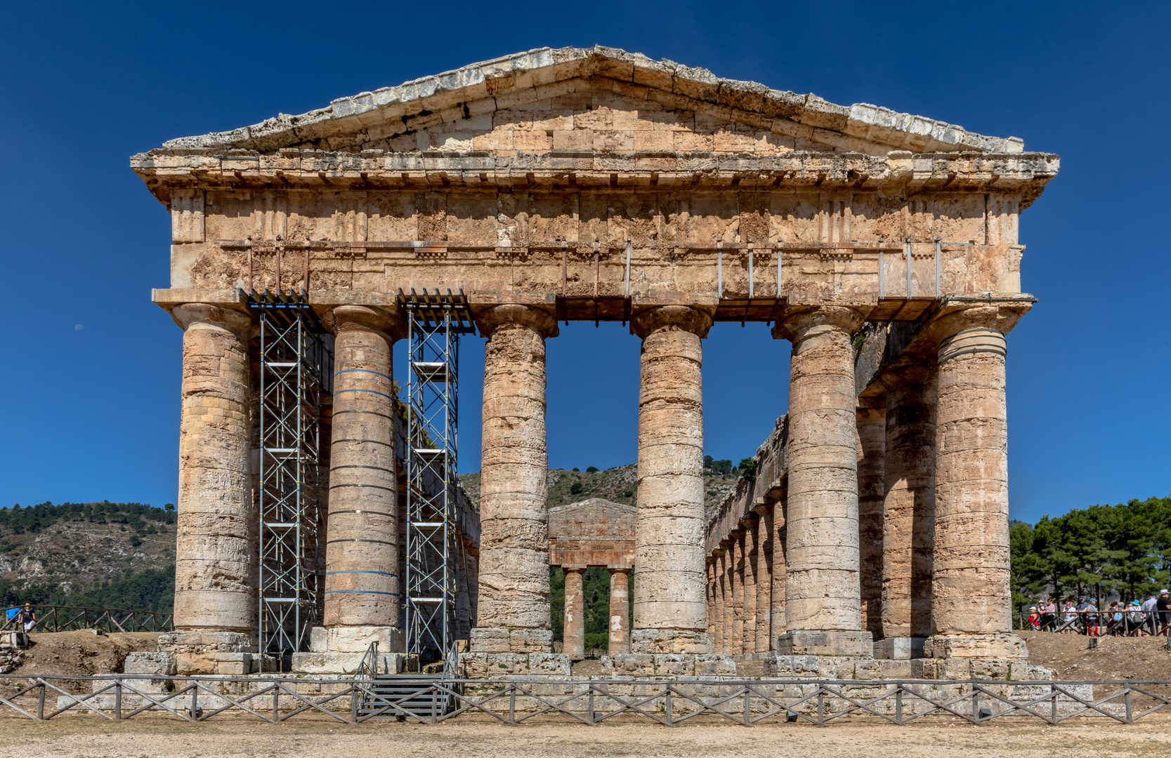 Die Front des Tempel von Segesta 