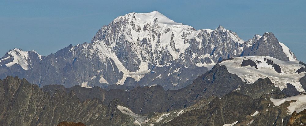 Die für mich "sagenhafte" 70km Sicht vom Breithornplateau zum Mont Blanc...