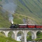 Die Furka Bahn auf dem Steintafelviadukt