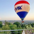 Die Gäste kommen mit dem Ballon zum Abendbrot.