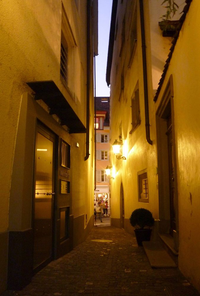 Die Gasse zum Weinmarkt ...