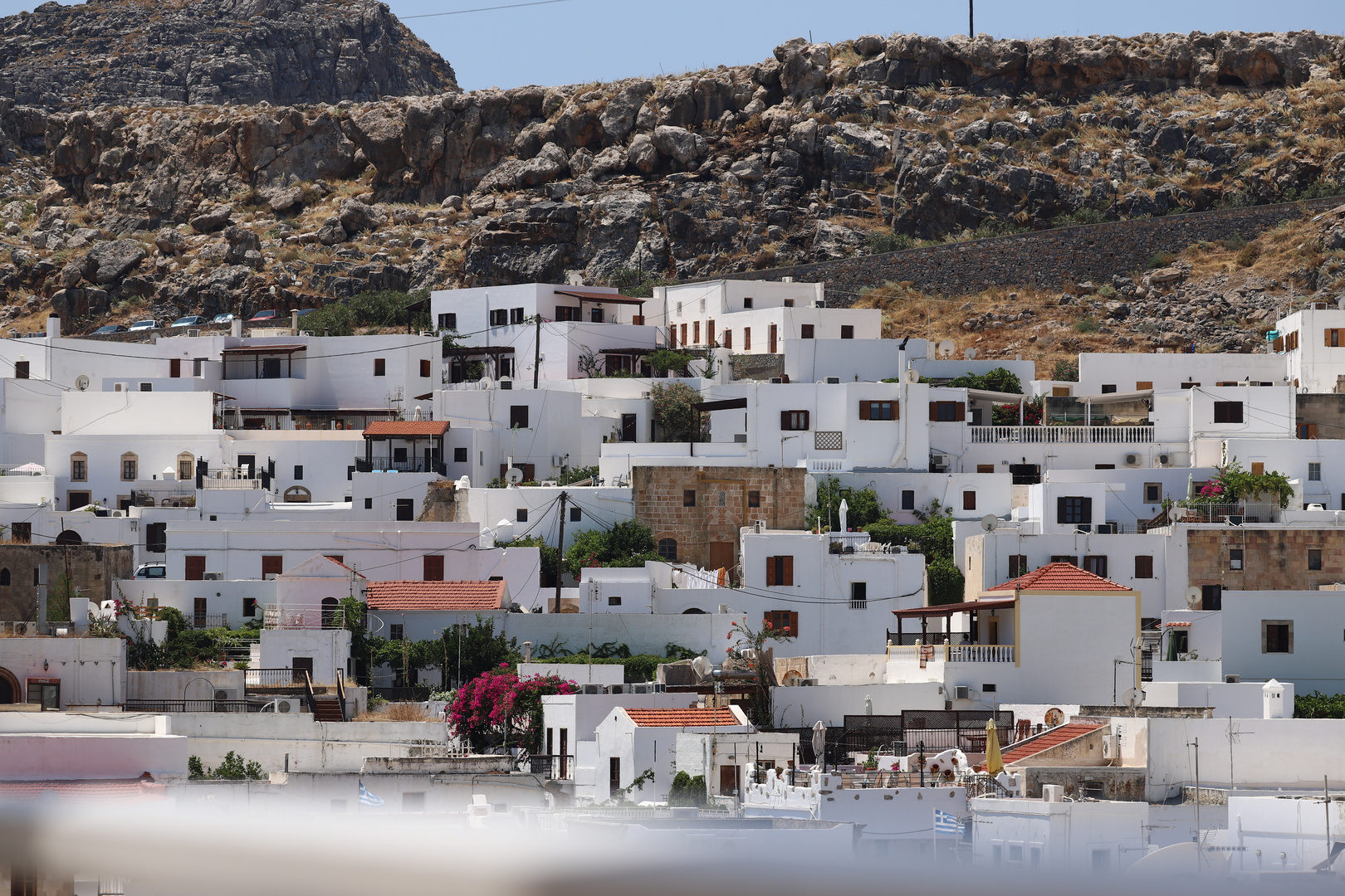 die Gebäude am Berg von Lindos