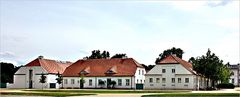 die Gebäude rund um das Schloss Neuhardenberg