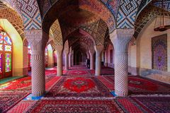Die Gebetshalle der Nasir-al-Molk-Moschee