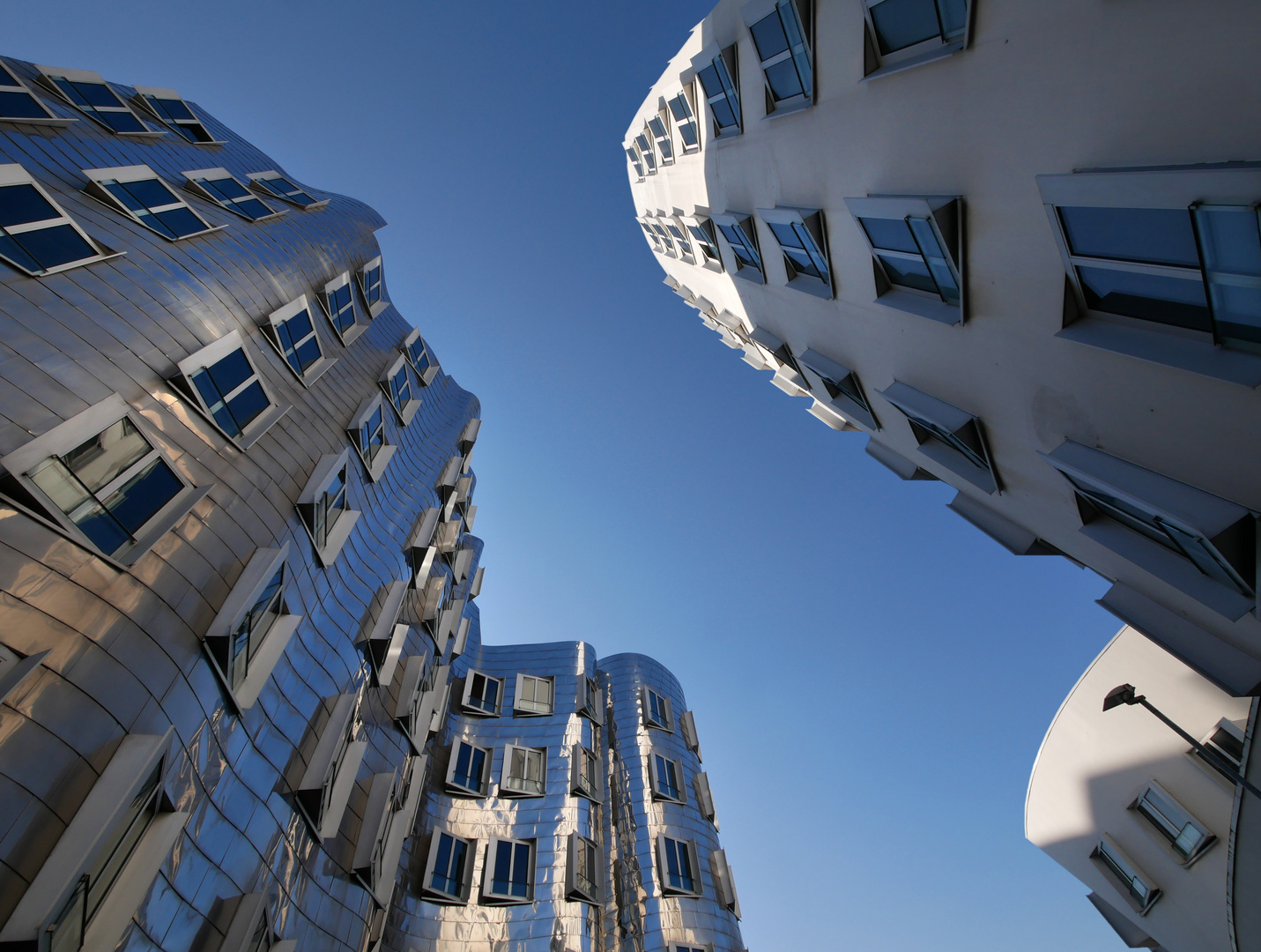 Die Gehry-Bauen in Düsseldorf: Eindrucksvoll