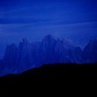 Die Geislerspitzen (Südtirol) bei Mondenschein