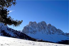 die Geislerspitzen von der Gampenalm aus gesehen