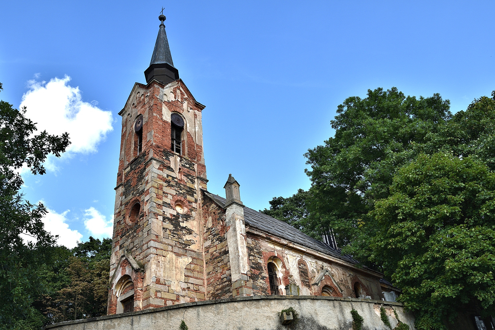 Die "Geisterkirche" ... von Lukova