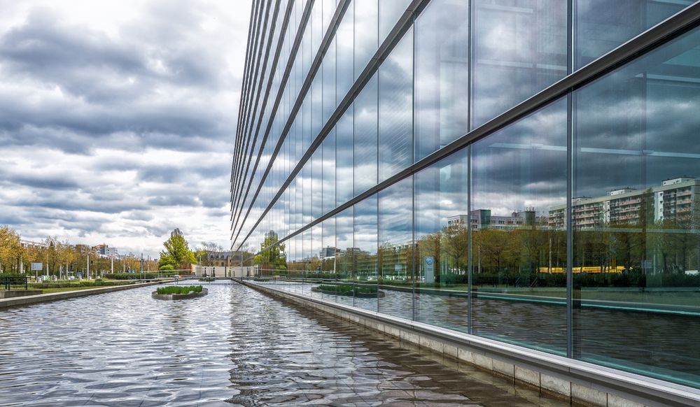 Die gelbe Bahn Foto & Bild | spezial, wasser, architektur Bilder auf