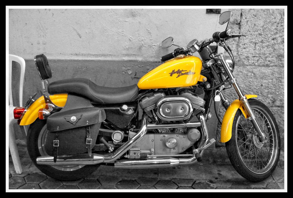 Die gelbe Harley