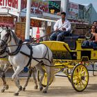 Die gelbe (Post-) Kutsche auf der Feria in Chiclana