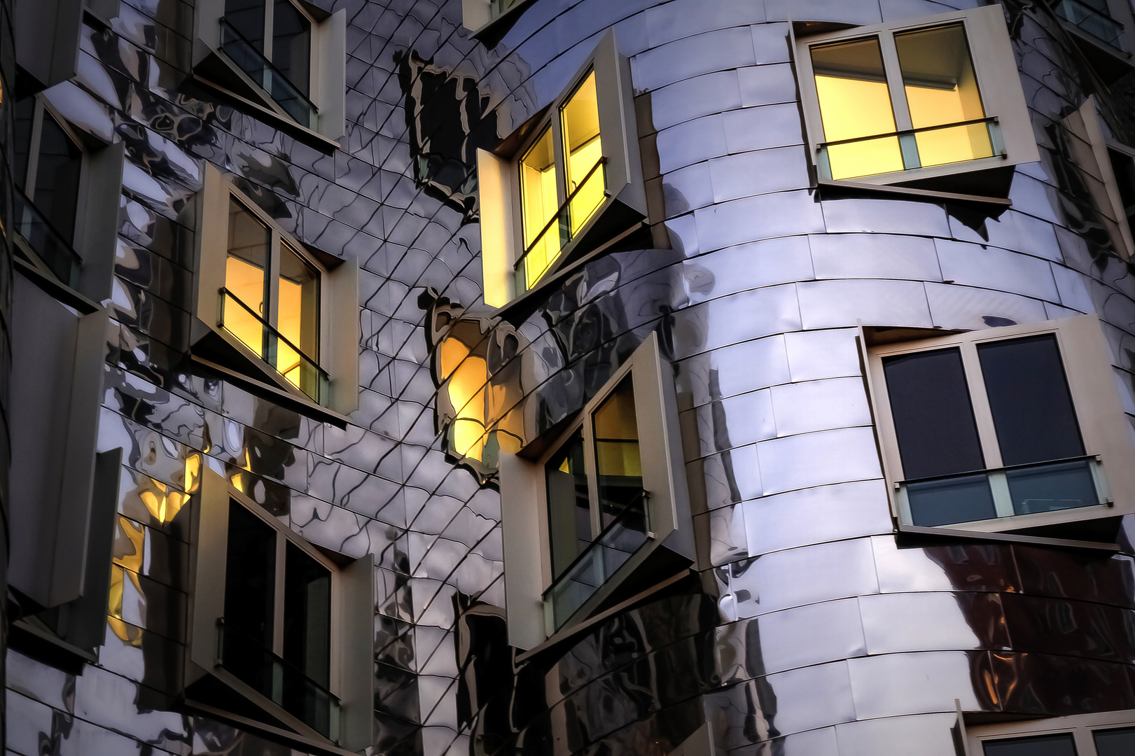 Die gelben Fenster Foto & Bild architektur, fenster