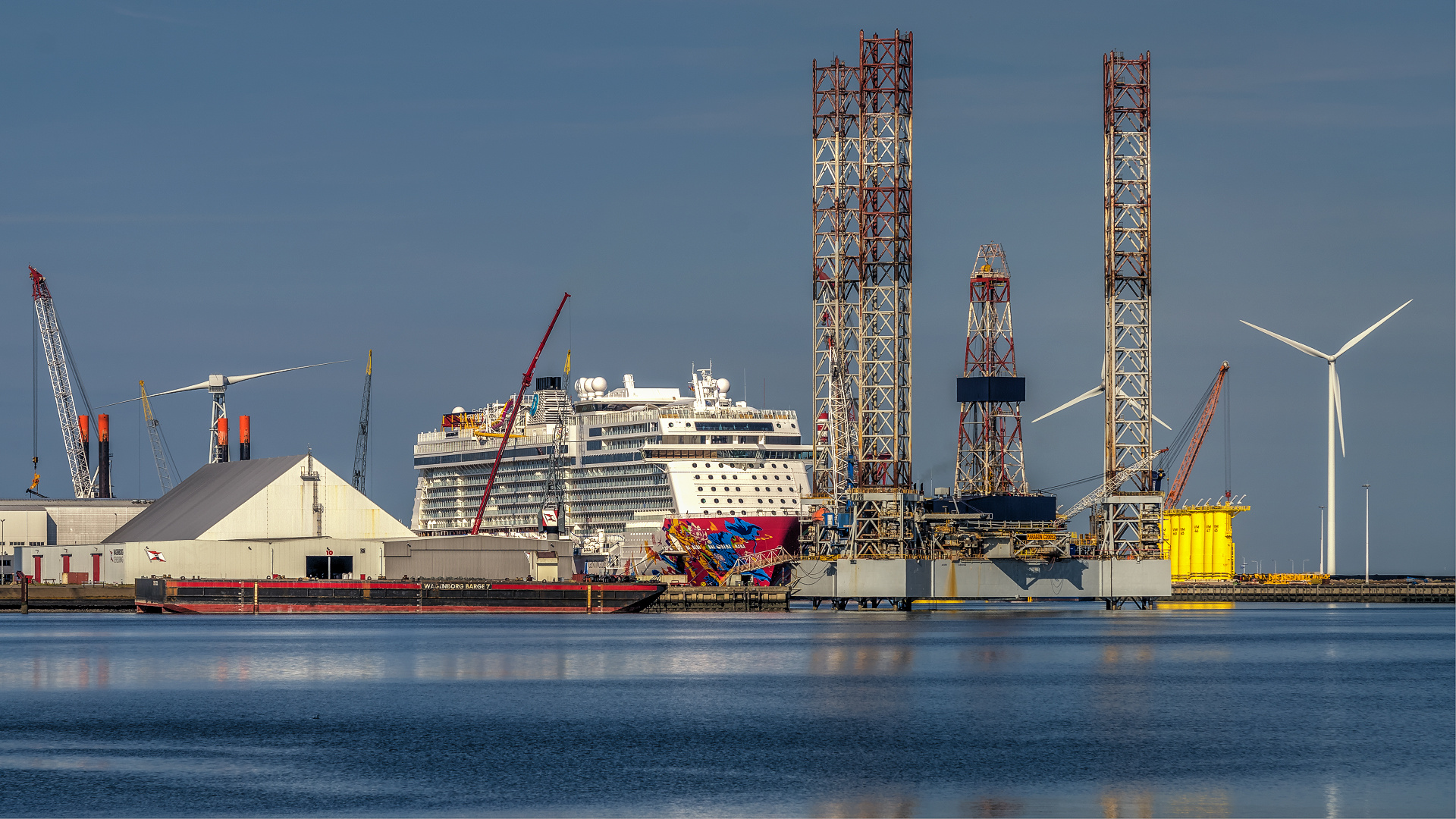 Die Genting Dream in Eemshaven