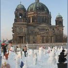 Die „geretteten“ Schneemänner und –frauen“ 1 am Schoßplatz, Berlin-Mitte