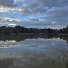 Die gespiegelten Wolken im Heidesee....