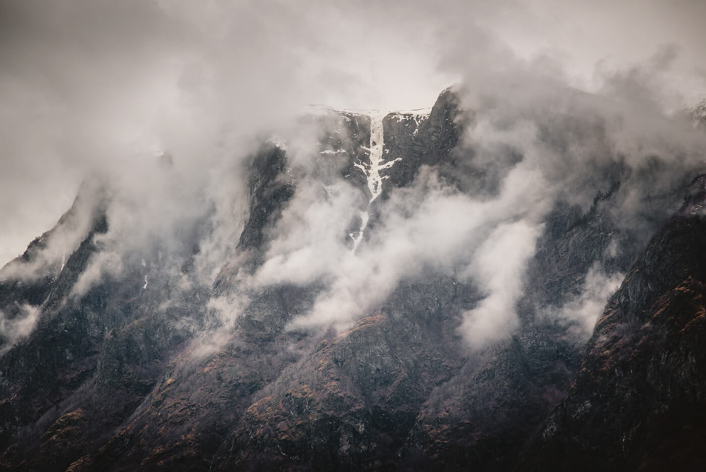 Die Gipfel um den Aurlandsfjord