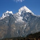 Die Gipfel von Thamserku (6623m), rechts und Kang Taiga (6685m)