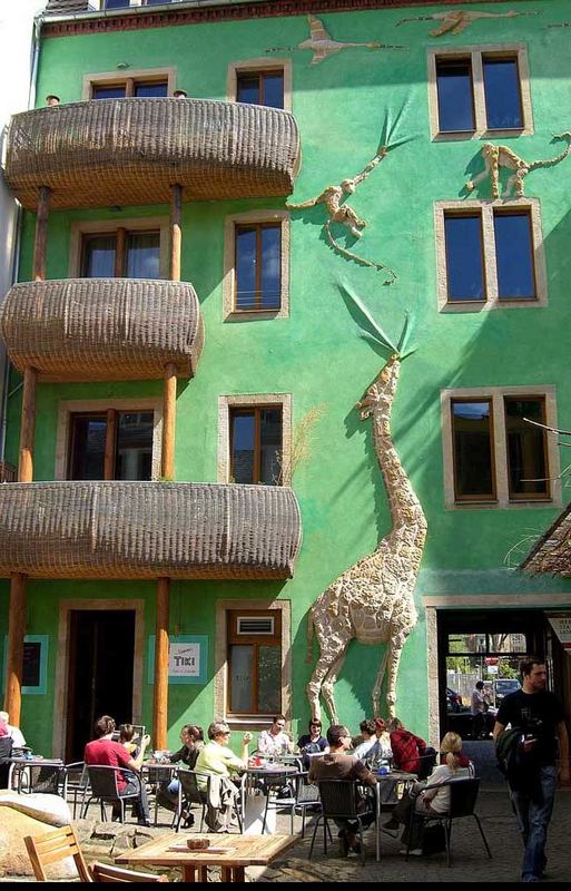 Die Giraffen tanzen in der Stadt :-)))