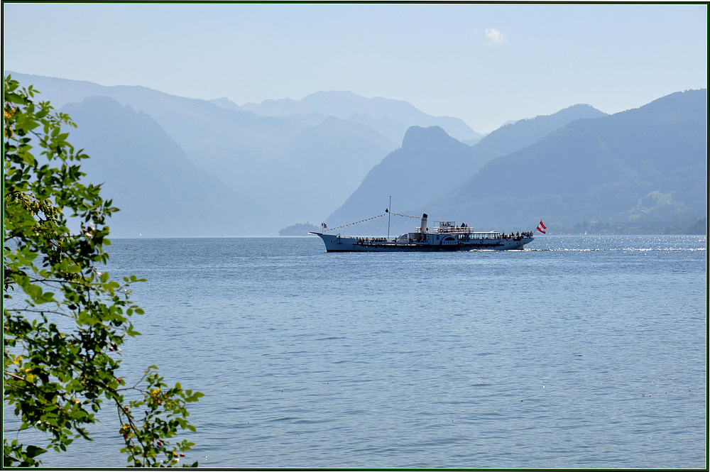 Die Gisela  - Baujahr 1871 - unterwegs am  Traunsee....