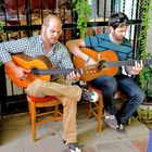 die Gitarren spielen Flamenco-Musik