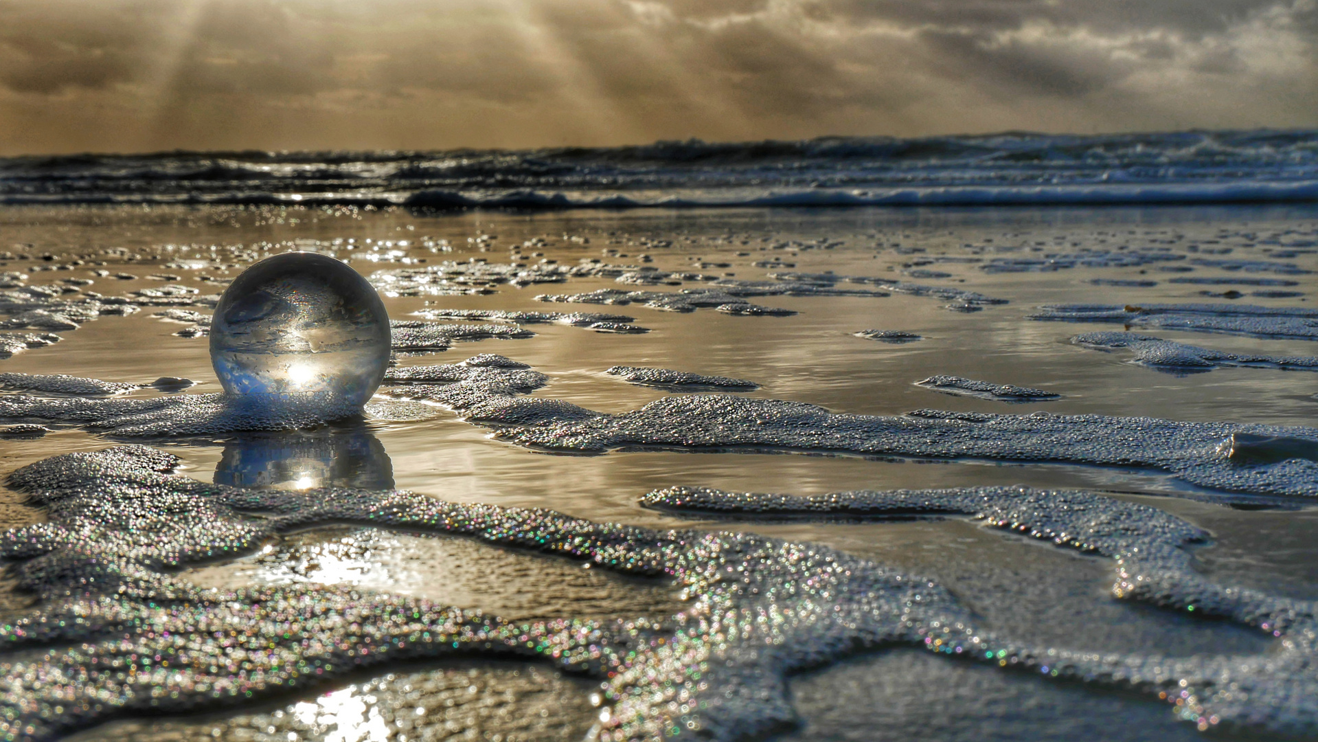 Die Glaskugel am Strand 