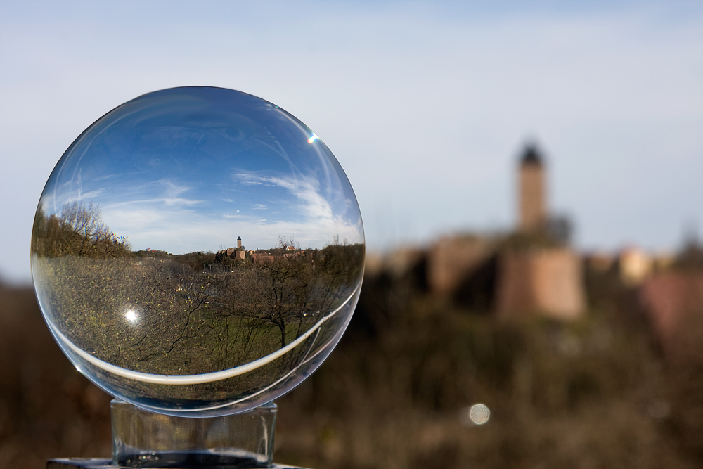 Die GlaskugelSaison ist eröffnet: hier Burg Giebichenstein