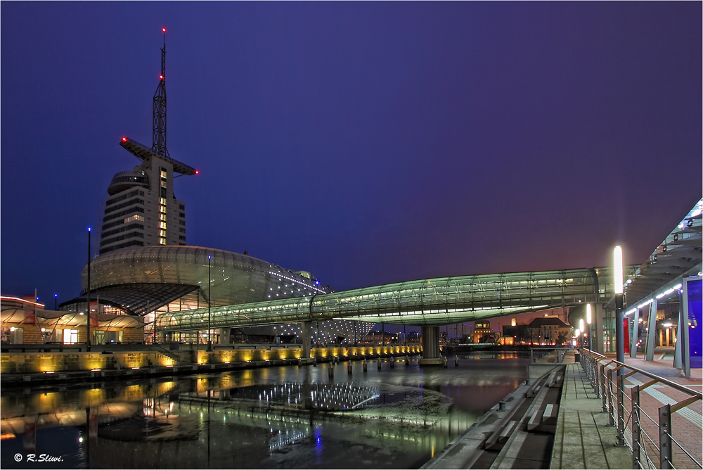 Die Glasröhrenbrücke