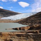 Die Gletscherzunge am Svartisen-Gletscher...