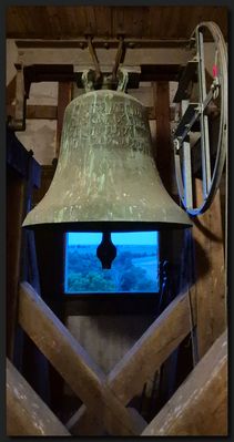 ...Die Glocke...