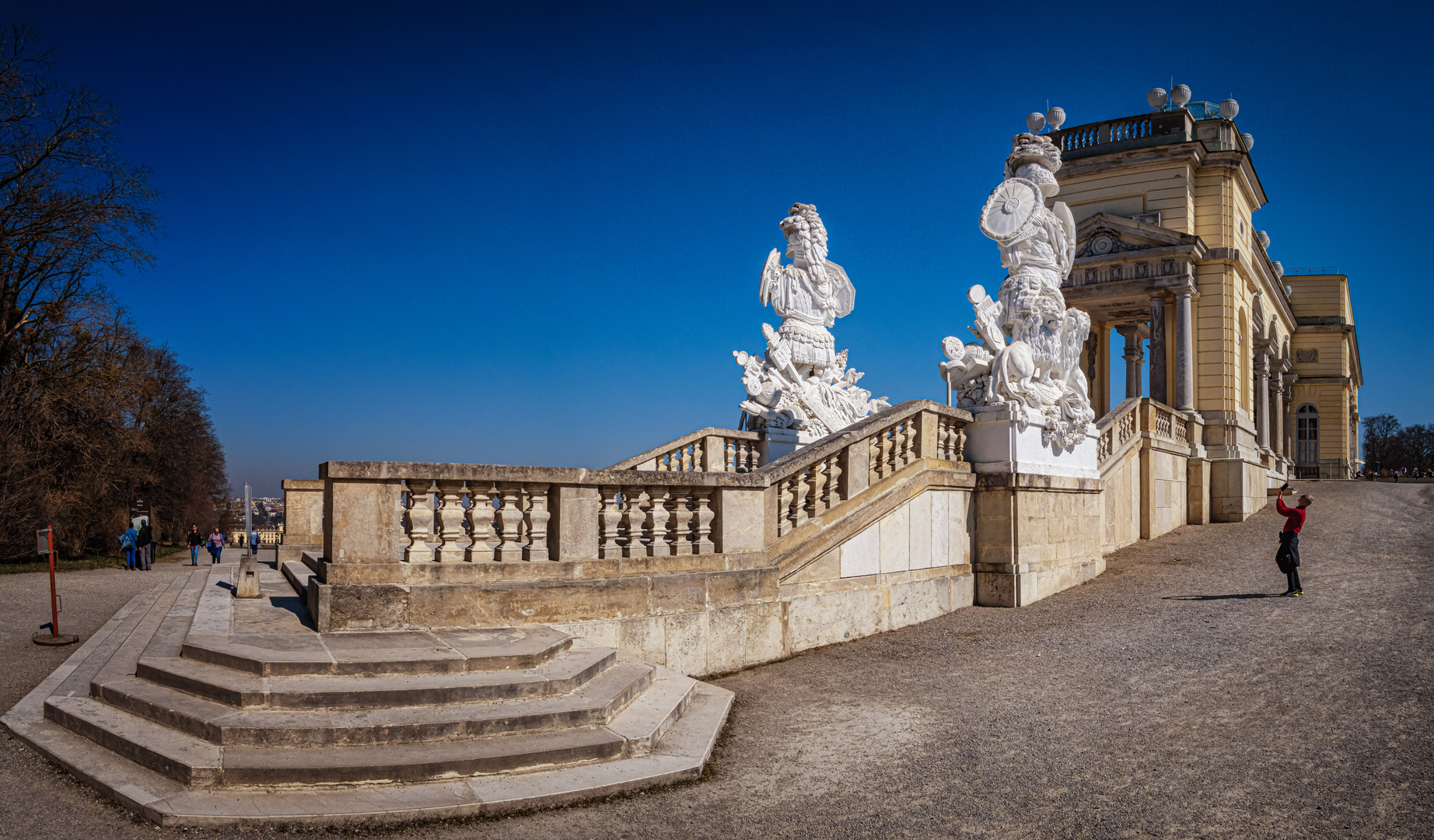 Die Gloriette in Schönbrunn mal anders gesehen